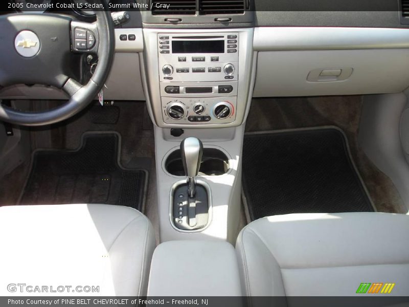 Summit White / Gray 2005 Chevrolet Cobalt LS Sedan