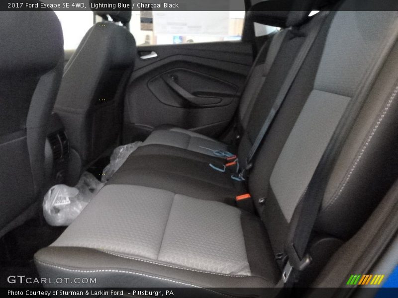 Lightning Blue / Charcoal Black 2017 Ford Escape SE 4WD