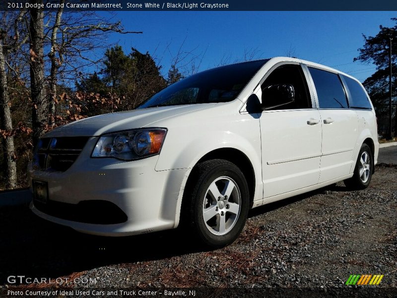 Stone White / Black/Light Graystone 2011 Dodge Grand Caravan Mainstreet