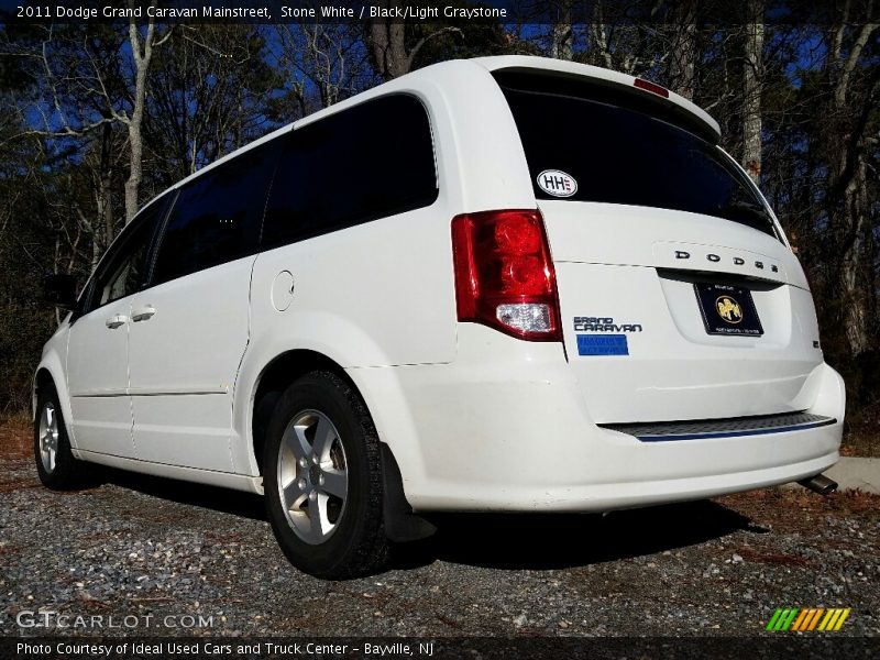 Stone White / Black/Light Graystone 2011 Dodge Grand Caravan Mainstreet