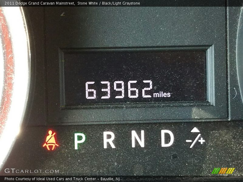 Stone White / Black/Light Graystone 2011 Dodge Grand Caravan Mainstreet