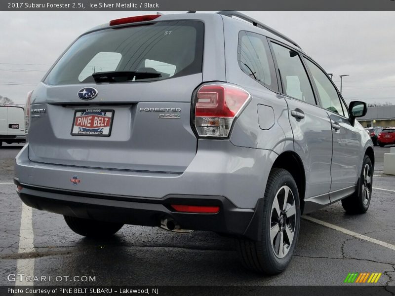 Ice Silver Metallic / Black 2017 Subaru Forester 2.5i