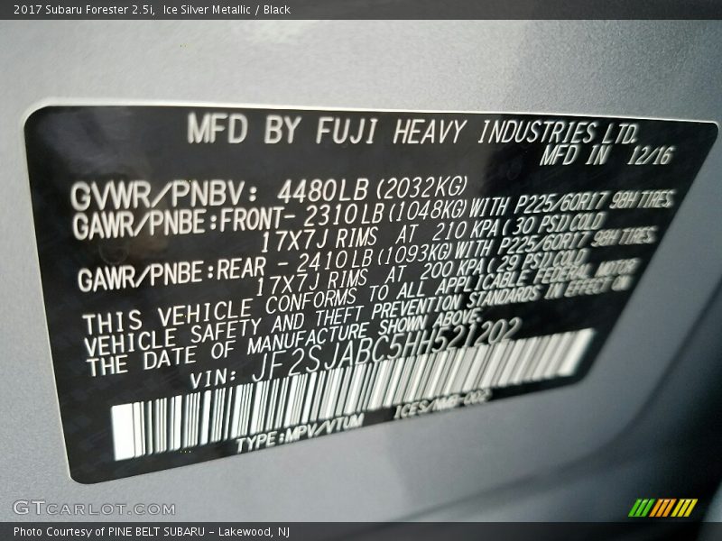 Ice Silver Metallic / Black 2017 Subaru Forester 2.5i