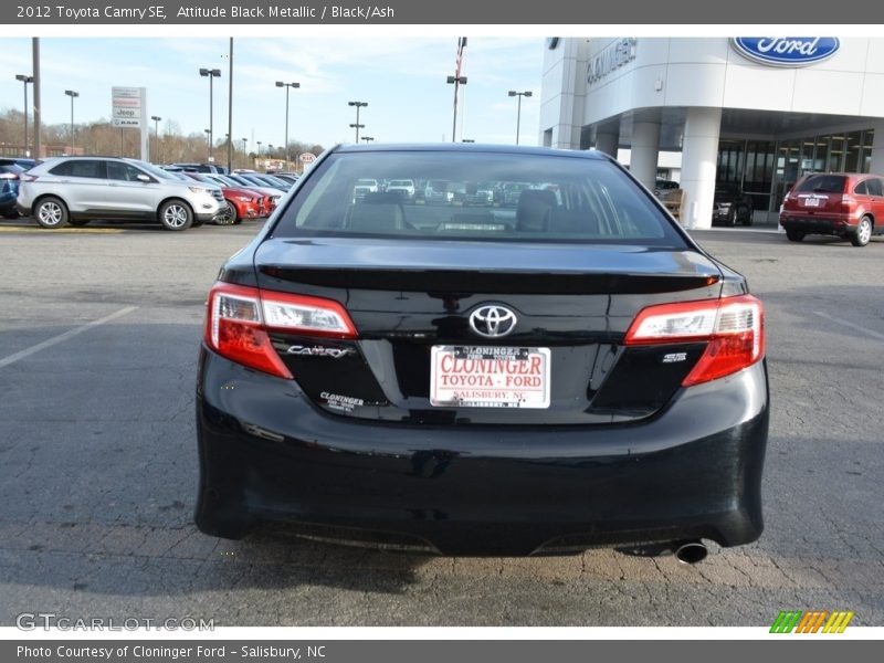 Attitude Black Metallic / Black/Ash 2012 Toyota Camry SE