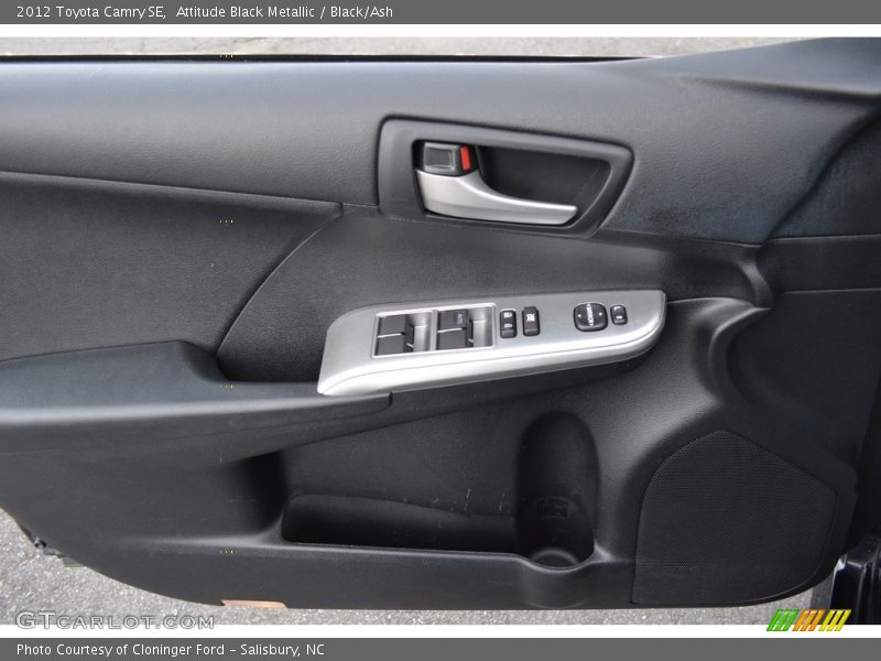 Attitude Black Metallic / Black/Ash 2012 Toyota Camry SE