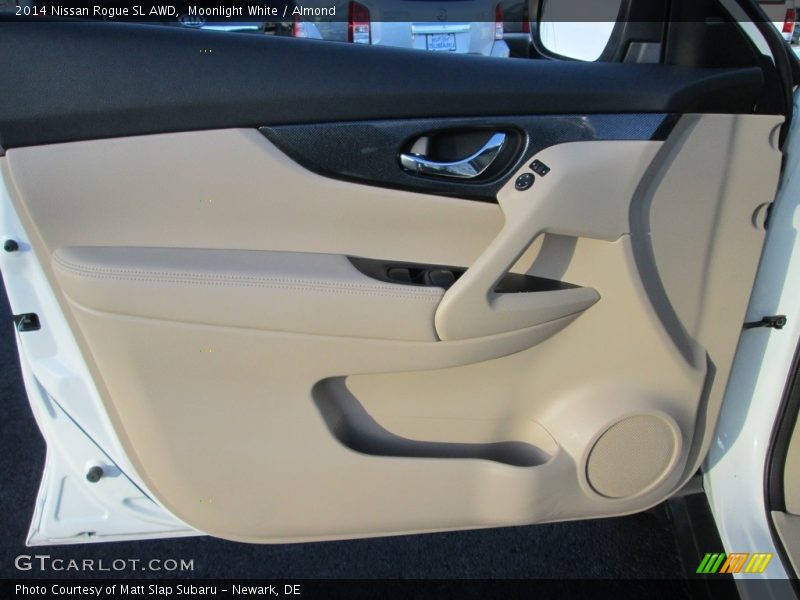 Moonlight White / Almond 2014 Nissan Rogue SL AWD