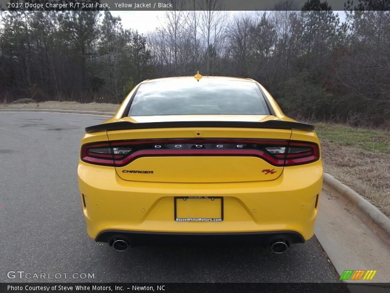 Yellow Jacket / Black 2017 Dodge Charger R/T Scat Pack