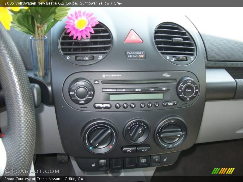 Sunflower Yellow / Grey 2005 Volkswagen New Beetle GLS Coupe
