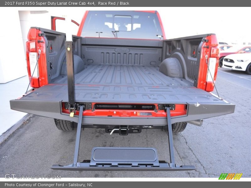  2017 F350 Super Duty Lariat Crew Cab 4x4 Trunk