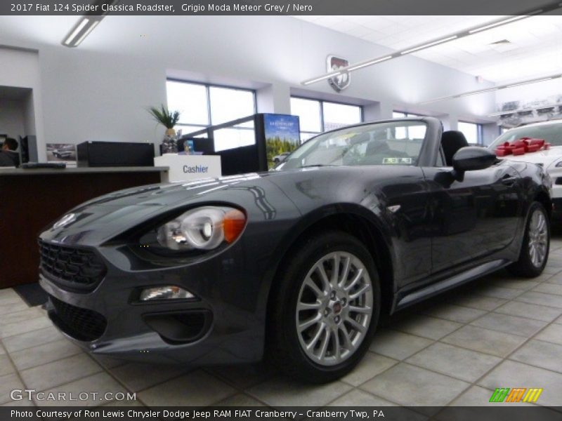 Front 3/4 View of 2017 124 Spider Classica Roadster