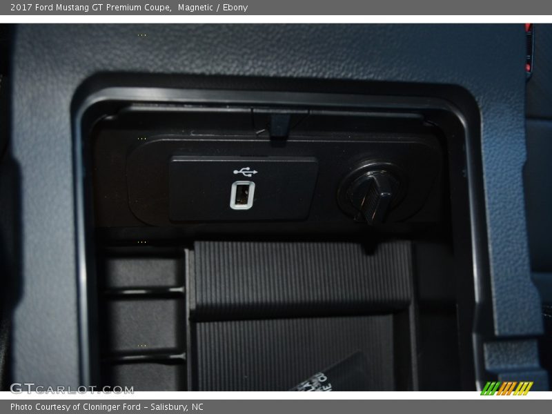 Magnetic / Ebony 2017 Ford Mustang GT Premium Coupe