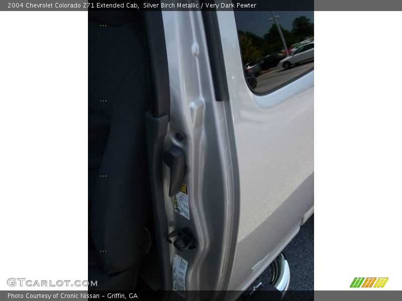 Silver Birch Metallic / Very Dark Pewter 2004 Chevrolet Colorado Z71 Extended Cab
