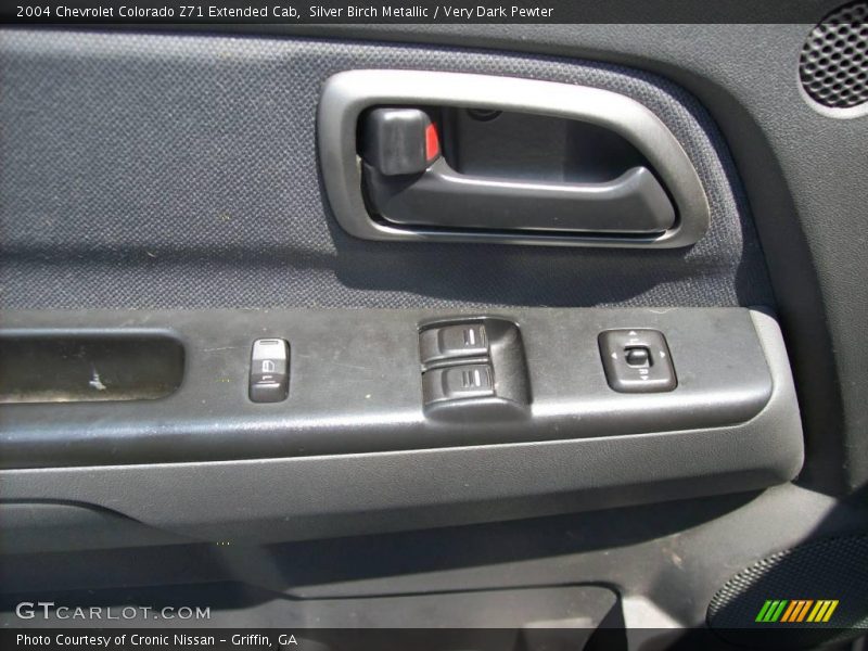 Silver Birch Metallic / Very Dark Pewter 2004 Chevrolet Colorado Z71 Extended Cab