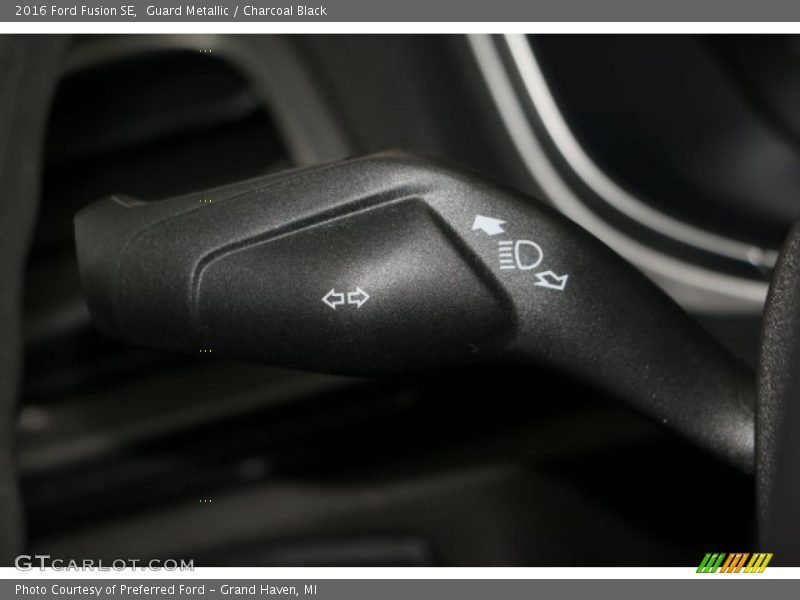 Guard Metallic / Charcoal Black 2016 Ford Fusion SE
