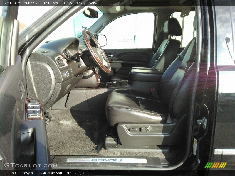 Onyx Black / Ebony 2011 GMC Yukon XL Denali AWD