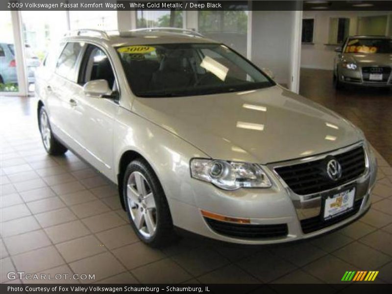 White Gold Metallic / Deep Black 2009 Volkswagen Passat Komfort Wagon