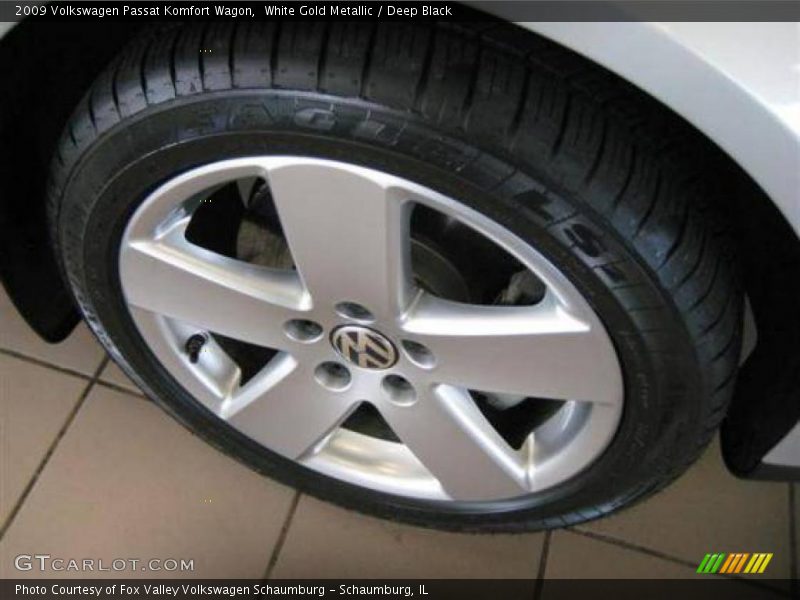 White Gold Metallic / Deep Black 2009 Volkswagen Passat Komfort Wagon
