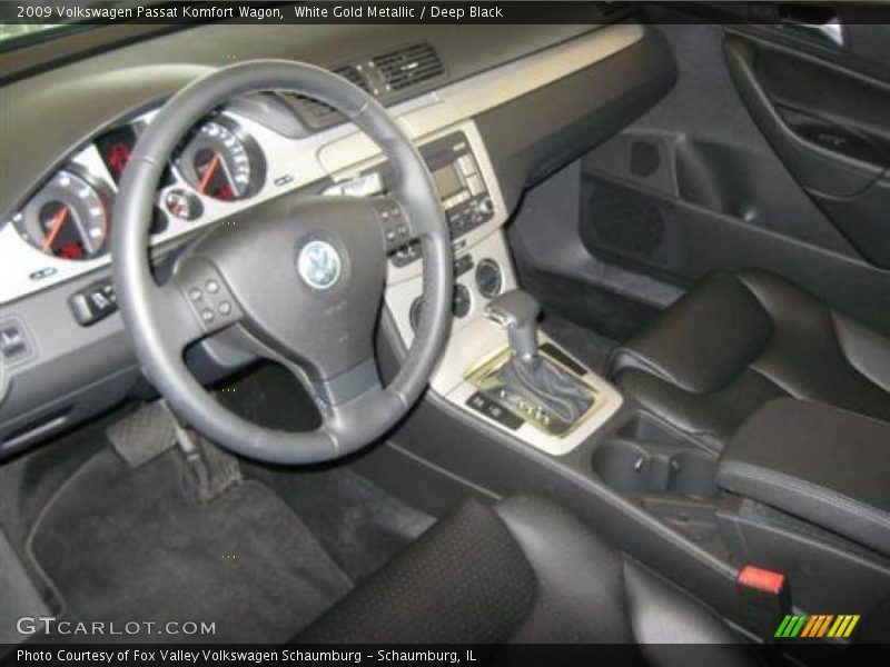 White Gold Metallic / Deep Black 2009 Volkswagen Passat Komfort Wagon