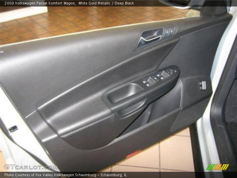 White Gold Metallic / Deep Black 2009 Volkswagen Passat Komfort Wagon