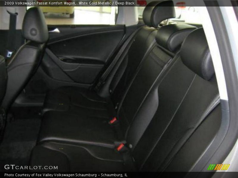 White Gold Metallic / Deep Black 2009 Volkswagen Passat Komfort Wagon
