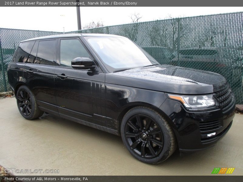 Front 3/4 View of 2017 Range Rover Supercharged