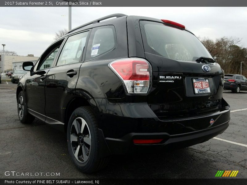 Crystal Black Silica / Black 2017 Subaru Forester 2.5i