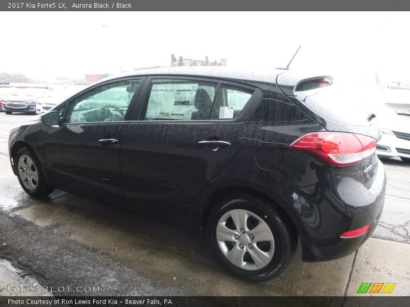 Aurora Black / Black 2017 Kia Forte5 LX