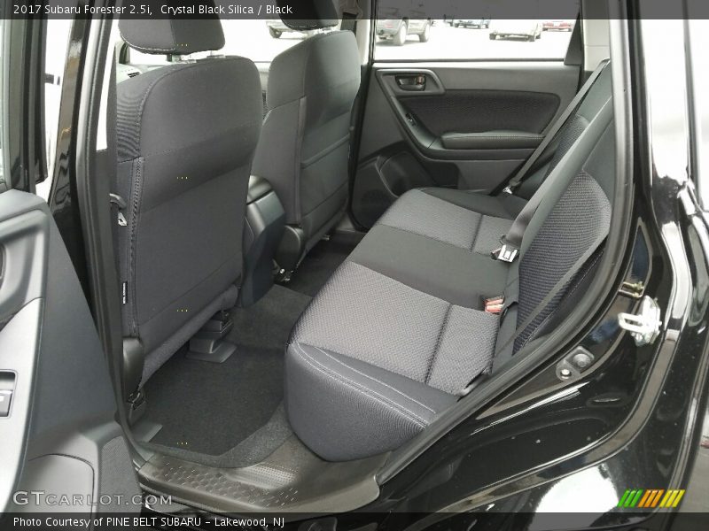 Crystal Black Silica / Black 2017 Subaru Forester 2.5i