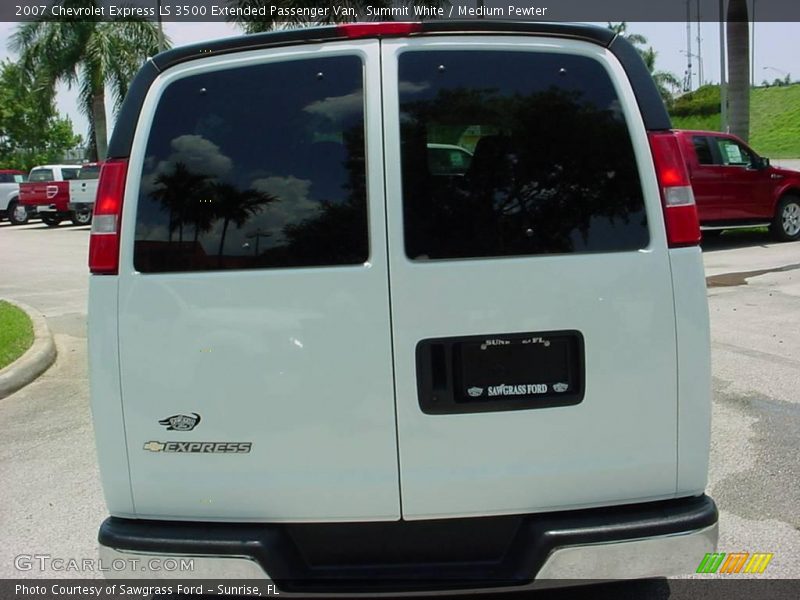 Summit White / Medium Pewter 2007 Chevrolet Express LS 3500 Extended Passenger Van