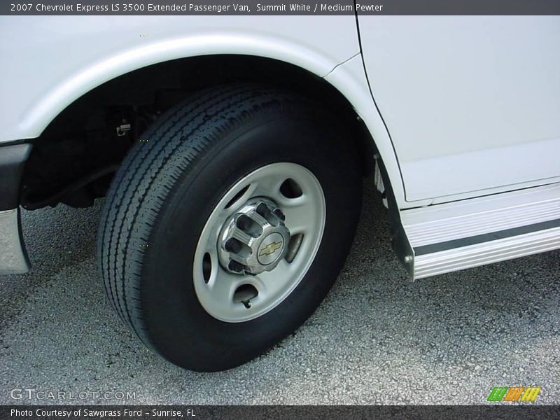 Summit White / Medium Pewter 2007 Chevrolet Express LS 3500 Extended Passenger Van