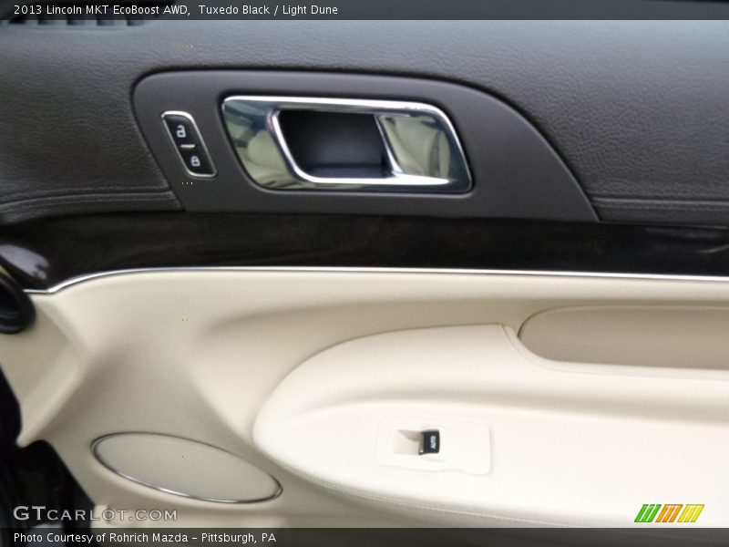 Tuxedo Black / Light Dune 2013 Lincoln MKT EcoBoost AWD