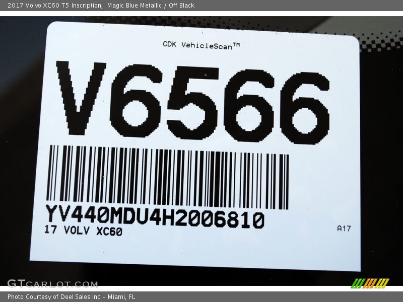 Magic Blue Metallic / Off Black 2017 Volvo XC60 T5 Inscription