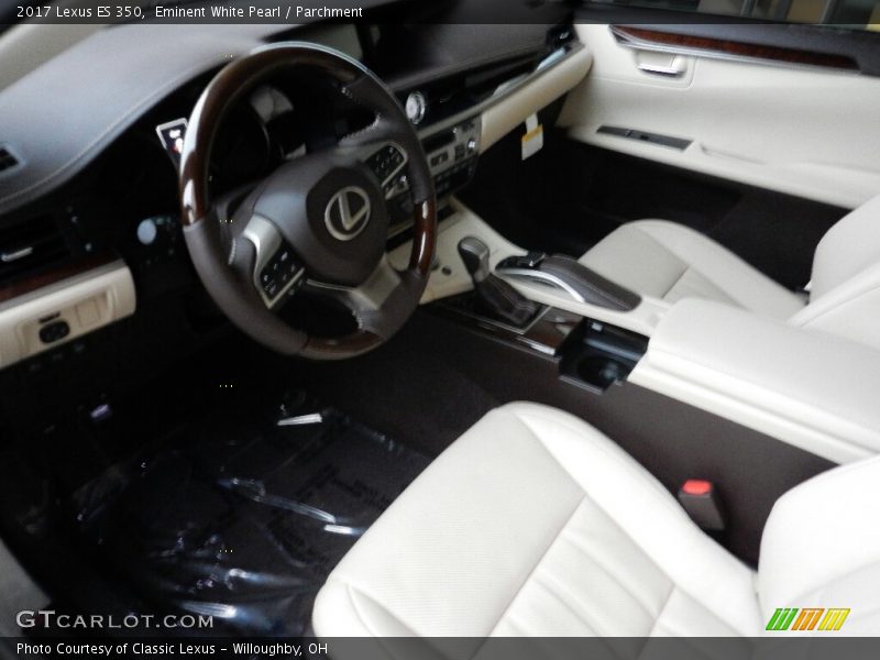 Eminent White Pearl / Parchment 2017 Lexus ES 350