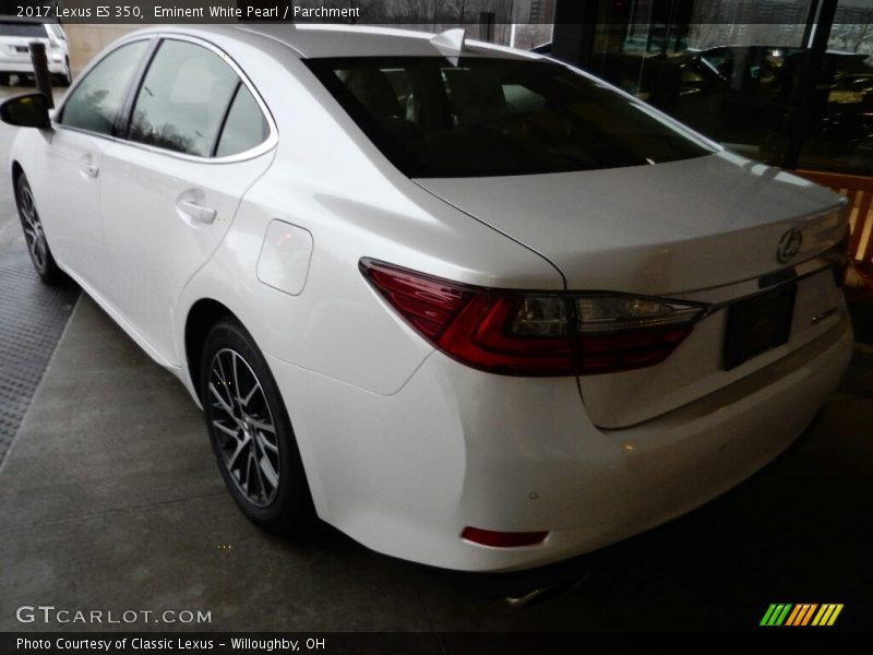 Eminent White Pearl / Parchment 2017 Lexus ES 350
