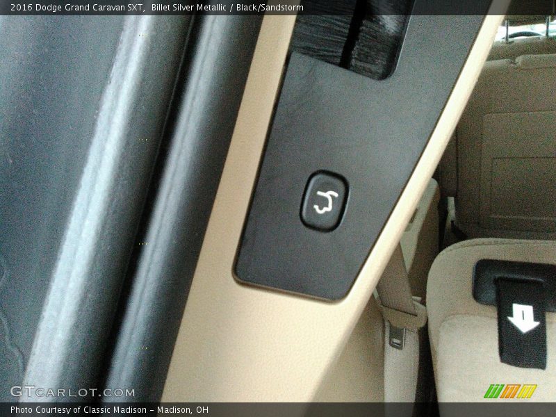 Billet Silver Metallic / Black/Sandstorm 2016 Dodge Grand Caravan SXT