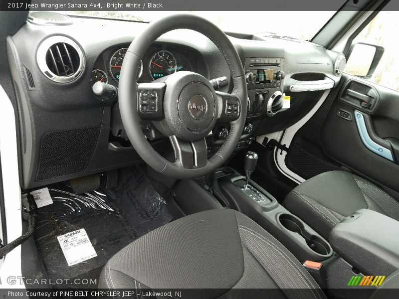 Bright White / Black 2017 Jeep Wrangler Sahara 4x4