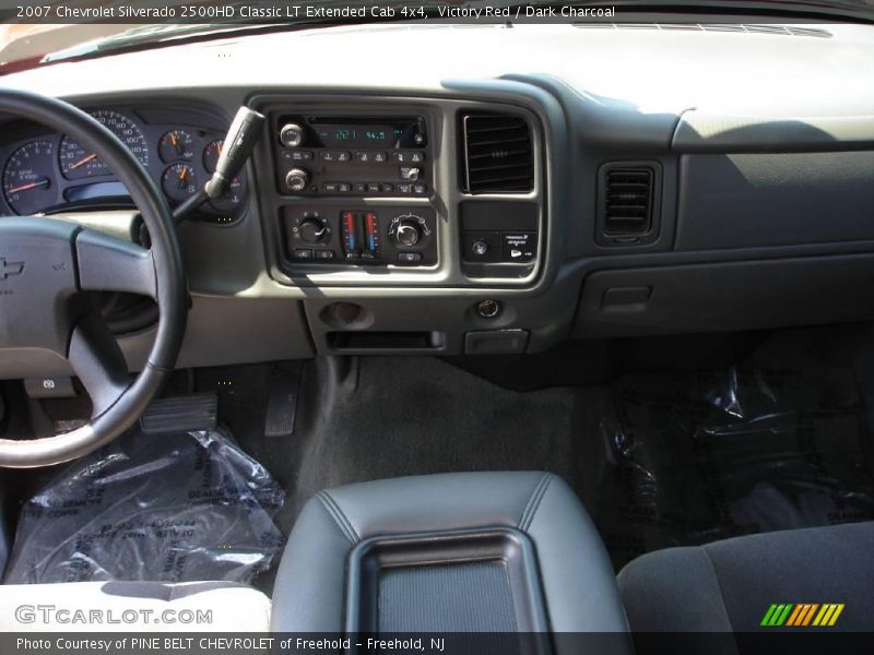Victory Red / Dark Charcoal 2007 Chevrolet Silverado 2500HD Classic LT Extended Cab 4x4