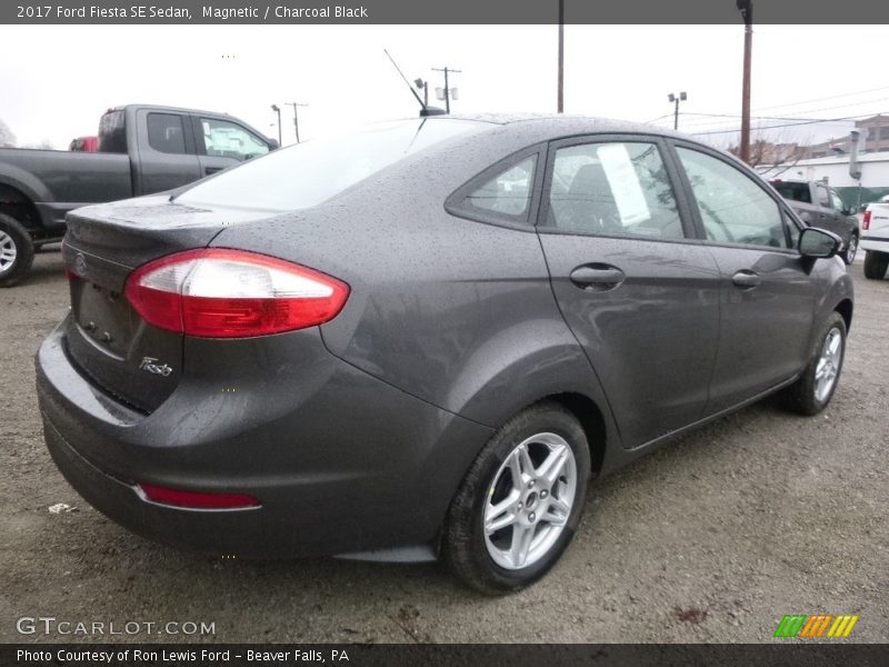 Magnetic / Charcoal Black 2017 Ford Fiesta SE Sedan