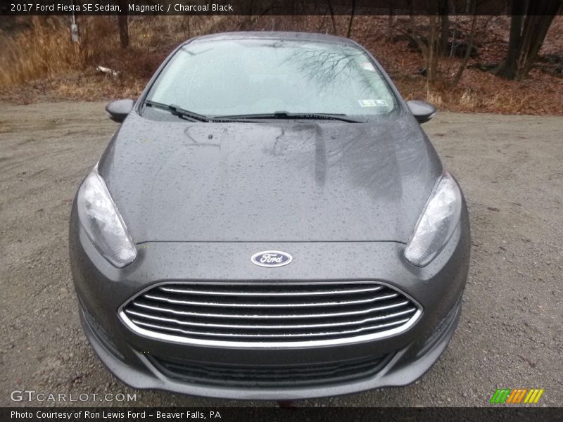 Magnetic / Charcoal Black 2017 Ford Fiesta SE Sedan