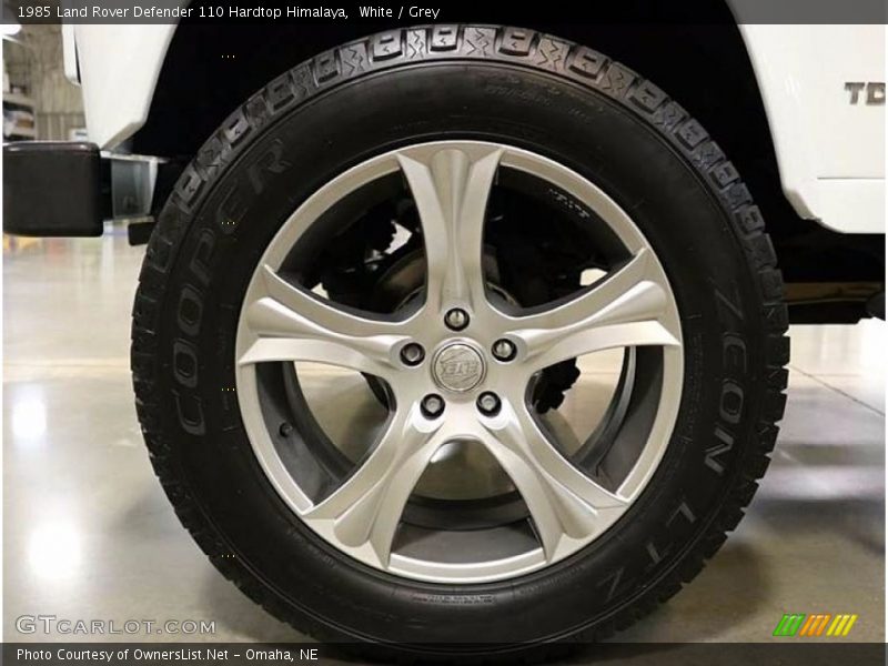  1985 Defender 110 Hardtop Himalaya Wheel