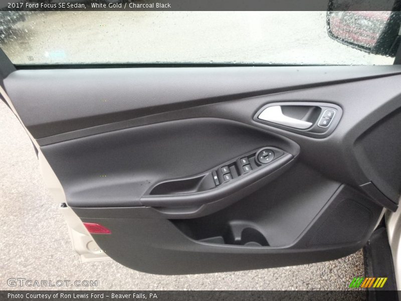 White Gold / Charcoal Black 2017 Ford Focus SE Sedan
