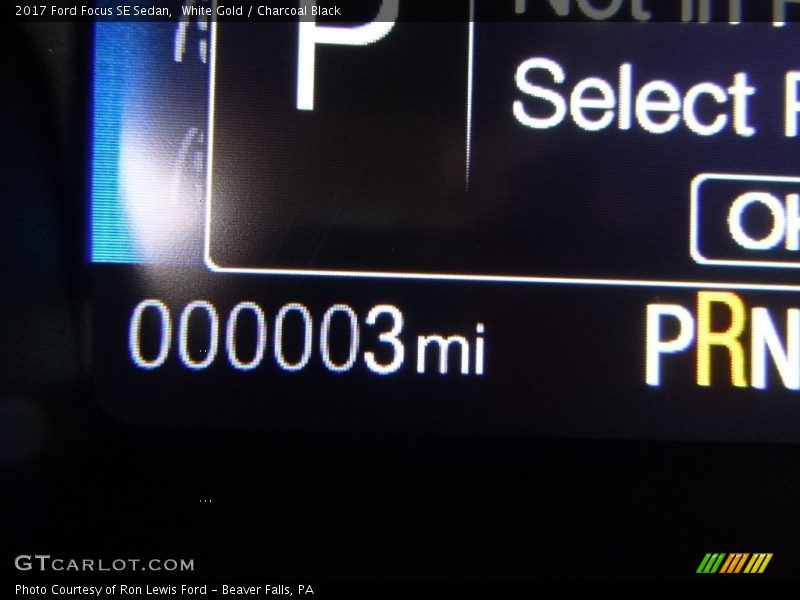 White Gold / Charcoal Black 2017 Ford Focus SE Sedan