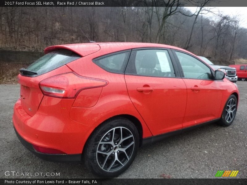 Race Red / Charcoal Black 2017 Ford Focus SEL Hatch