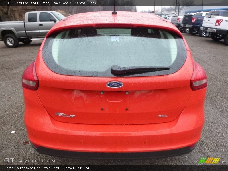 Race Red / Charcoal Black 2017 Ford Focus SEL Hatch