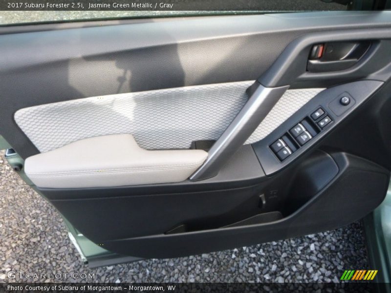 Jasmine Green Metallic / Gray 2017 Subaru Forester 2.5i