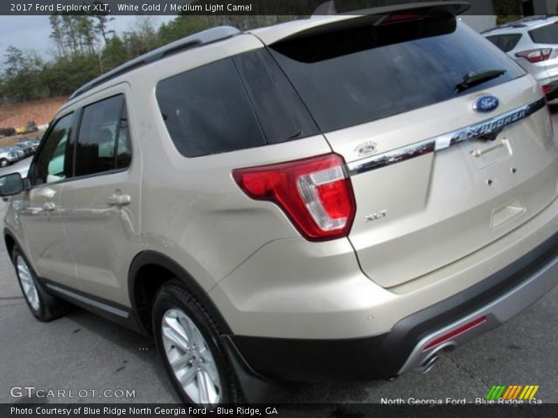 White Gold / Medium Light Camel 2017 Ford Explorer XLT