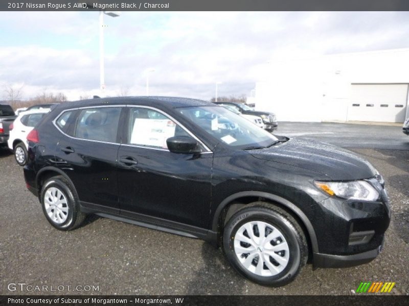 Magnetic Black / Charcoal 2017 Nissan Rogue S AWD