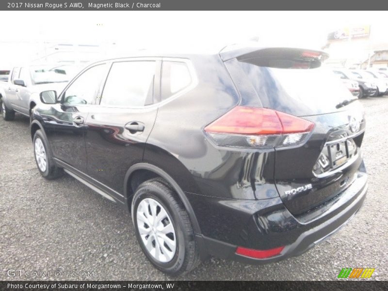 Magnetic Black / Charcoal 2017 Nissan Rogue S AWD