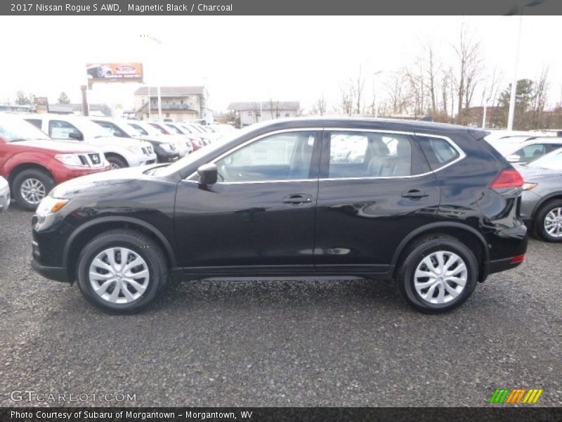 Magnetic Black / Charcoal 2017 Nissan Rogue S AWD