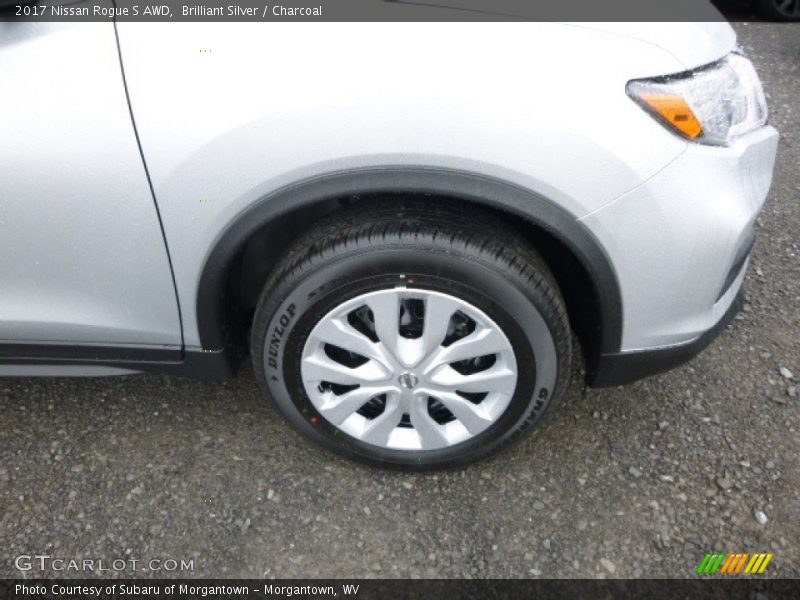 Brilliant Silver / Charcoal 2017 Nissan Rogue S AWD